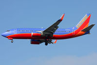 N626SW @ LAX - Southwest Airlines N626SW (FLT SWA2539) from El Paso Int'l (KELP) on short-final to RWY 25L.