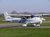 PH-STX @ EHTE - Cessna CF172S Skyhawk PH-STX Stella Aviation PH-STX @ EHTE - Cessna CF172S Skyhawk PH-STX Stella Aviation