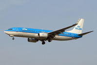 PH-BXN @ EGLL - KLM B737 on approach to Heathrow