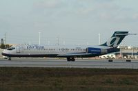 N983AT @ KMIA - Boeing 717-200 - by Mark Pasqualino