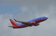 N484WN @ KFLL - Boeing 737-700 - by Mark Pasqualino
