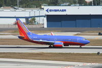 N907WN @ KFLL - Boeing 737-700 - by Mark Pasqualino