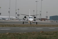 OY-CKK @ EBBR - Arriving to G.A. apron