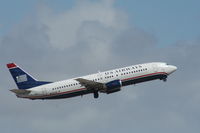 N455UW @ KFLL - Boeing 737-400 - by Mark Pasqualino