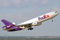 N368FE @ KSAT - steep climb out from San Antonio IAP / TX - by FBE