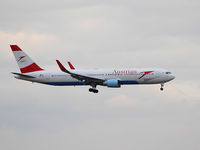 OE-LAE @ VIE - First Austrian 767 with winglets - probably one of the first pictures of the modified plane in Vienna - by Patrick Radosta