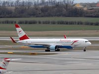 OE-LAE @ VIE - First Austrian 767 with winglets - probably one of the first pictures of the modified plane in Vienna - by Patrick Radosta