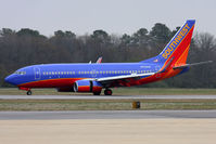 N753SW @ ORF - Southwest Airlines N753SW (FLT SWA3784) rolling out on RWY 5 after arrival from Las Vegas McCarran Int'l (KLAS) with a plane full of happy gamblers returning home.