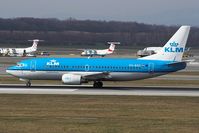 PH-BDC @ LOWW - KLM - by Delta Kilo