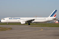 F-GMZE @ LFBO - Taxiing 32R. - by Guillaume BESNARD
