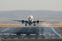 A6-ECC @ LOWW - Emirates 777-300 - by Andy Graf-VAP