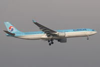 HL7587 @ LOWW - Korean Air A330-300 - by Andy Graf-VAP