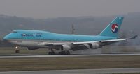 HL7486 @ LOWW - Korean Air - by Delta Kilo