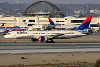 N655DL @ LAX - Delta Airlines N655DL (FLT DAL607) exitting RWY 25L after arrival from John F Kennedy Int'l (KJFK).