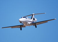 N510GG @ KAPA - On final approach to 17L.