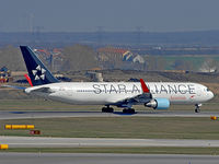 OE-LAY @ VIE - Last 767 of OS in Star Alliance colors and the second one with Winglets; first flight with Winglets to DEL and this is probably one of the first shots of that plane in this configuration - by P. Radosta - www.austrianwings.info
