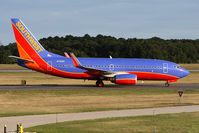 N761RR @ ORF - Southwest Airlines N761RR (FLT SWA1015) taxiing to the gate after arrival on RWY 5 from Nashville Int'l (KBNA).