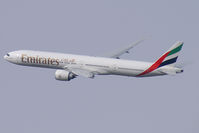 A6-ECE @ VIE - Emirates Boeing 777-300 - by Thomas Ramgraber-VAP