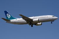 ZK-NGR @ NZAA - Short finals for 23L