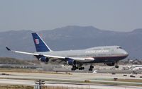 N119UA @ KLAX - Boeing 747-400 - by Mark Pasqualino