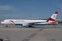 OE-LAE @ VIE - Austrian Airlines Boeing 767-300 - by Yakfreak - VAP