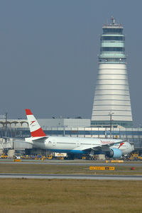 OE-LPA @ VIE - Austrian Airlines Boeing 777-200 - by Yakfreak - VAP