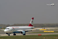 OE-LBN @ VIE - Austrian Airlines Airbus A320-214 - by Joker767