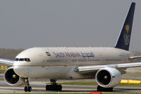HZ-AKJ @ VIE - Saudi Arabian Airlines Boeing 777-268(ER)