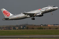 OE-LEO @ VIE - NIKI Airbus A320-214