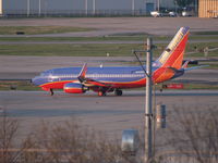 N492WN @ KSTL - HEADING TO RUNWAY - by Gary Schenaman