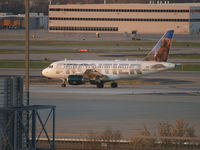 N812FR @ KSTL - HEADING TO RUNWAY