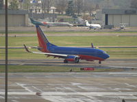 N496WN @ KSTL - HEADING TO TERMINAL - by Gary Schenaman