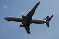 N16234 @ SAT - Short Final 03 overflying shopping center parking lot a mile way - by Esteban Erik Stipnieks