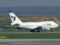 EP-IAB @ LOWW - Taking off from RWY 16 bound for THR - by P. Radosta - www.austrianwings.info