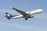 VT-JWF @ EBBR - taking off from rwy 07R