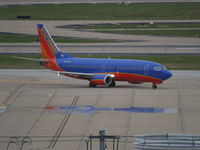 N640SW @ KSTL - HEADING TO TERMINAL - by Gary Schenaman