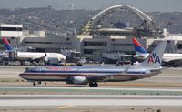 N977AN @ KLAX - Boeing 737-800 - by Mark Pasqualino