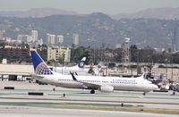 N17229 @ KLAX - Boeing 737-800