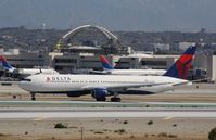 N189DN @ KLAX - Boeing 767-300 - by Mark Pasqualino
