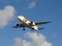 CS-TTR @ LPPR - Landing at oporto airport.