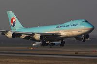HL7602 @ LOWW - Koean Air Cargo - by Delta Kilo