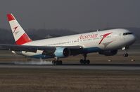 OE-LAT @ LOWW - AUSTRIAN AIRLINES - by Delta Kilo