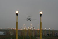 PH-KZT @ EBBR - descending to rwy 25L with fog