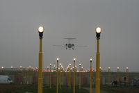 PH-KZT @ EBBR - descending to rwy 25L with fog - by Daniel Vanderauwera