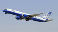 N558UA @ KLAX - Departing LAX on 25R - by Todd Royer