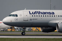 D-AIQW @ VIE - Airbus A320-211