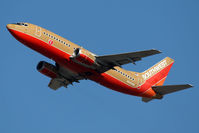 N333SW @ LAX - Southwest Airlines N333SW (FLT SWA688) climbing out from RWY 24L enroute to Metropolitan Oakland Int'l (KOAK).