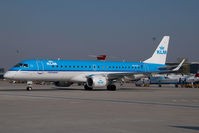 PH-EZC @ VIE - KLM Embraer 190