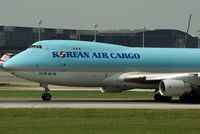 HL7605 @ VIE - Korean Air Cargo Boeing 747-4B5F