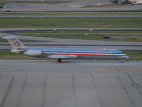 N418AA @ KSTL - HEADING TOWARD RUNWAY
